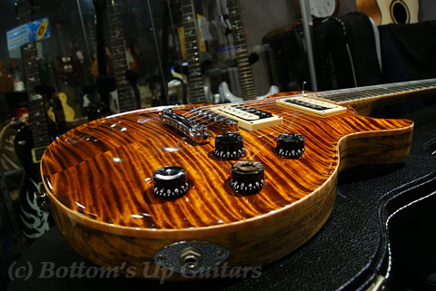 David Thomas McNaught Vintage Singlecut Black Korina body and neck, Brazilian Rosewood FB. Tiger Eye