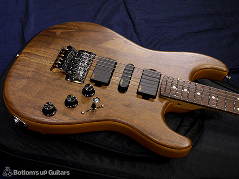 Freedom Custom Guitar Research FCGR Freedom Custom Guitar Research （FCGR）[Guitar Of The Month] ST Walnut With FRT&EMG フリーダム 深野真