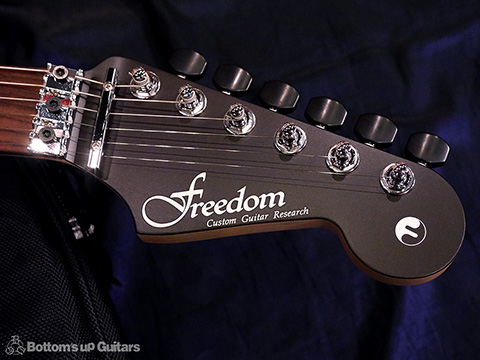 Freedom Custom Guitar Research FCGR Freedom Custom Guitar Research （FCGR）[Guitar Of The Month] ST Walnut With FRT&EMG フリーダム 深野真