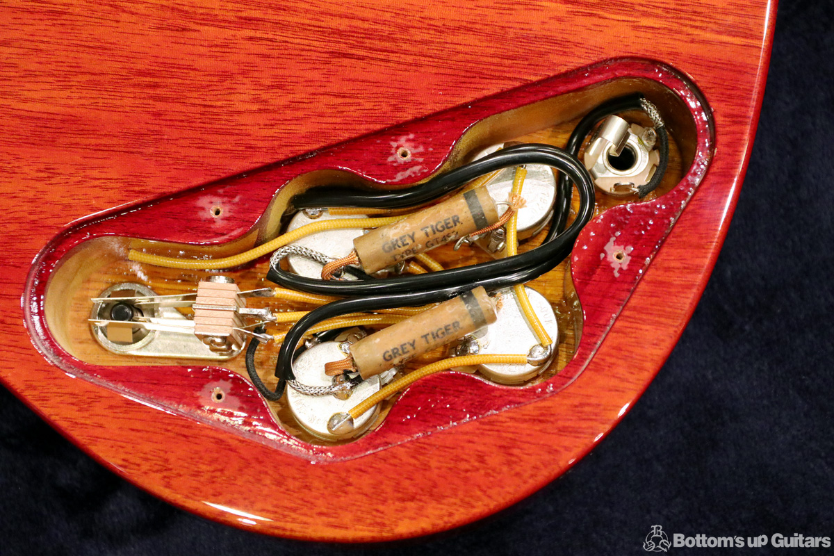 SAITO GUITARS Portrait Line No.2 Standard. P90. - Cherry Red