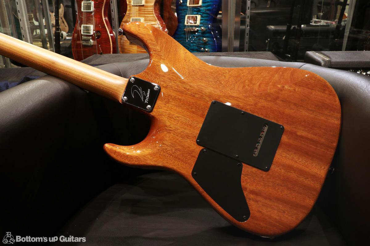 T's Guitars  DST-DX22 《柾目のRoasted Maple Neckを採用した初のデラックス !!》
